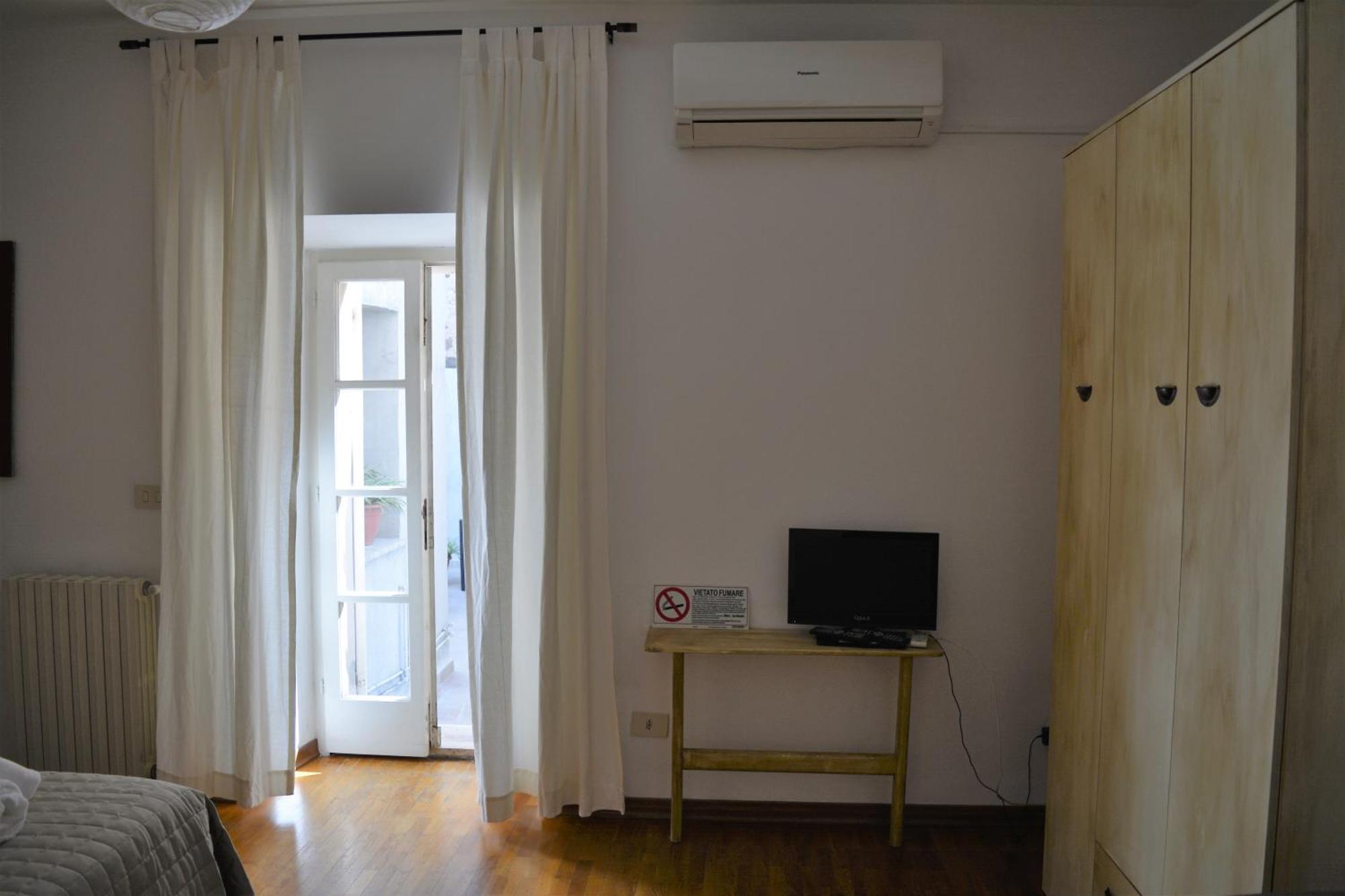 Olaspri Oschiri Bagian luar foto
