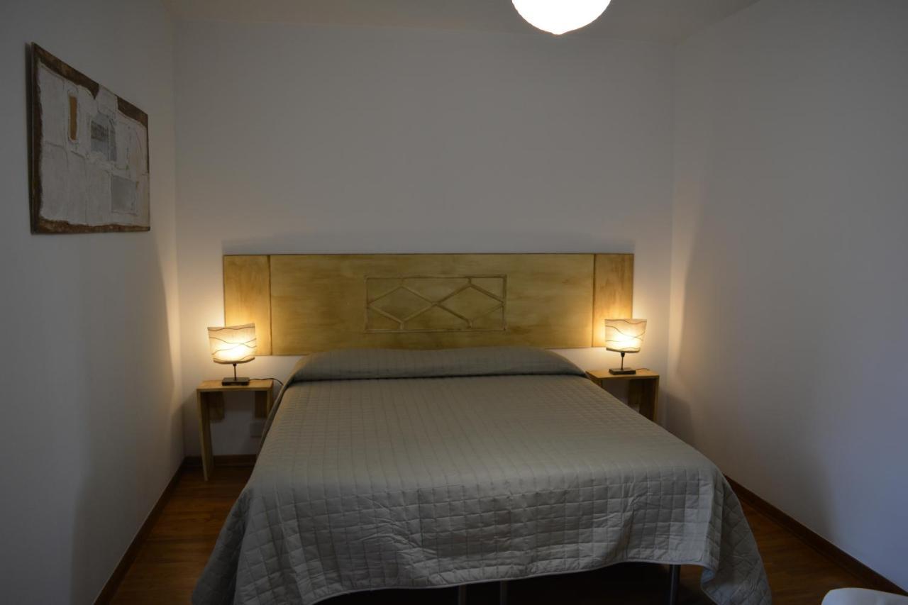 Olaspri Oschiri Bagian luar foto