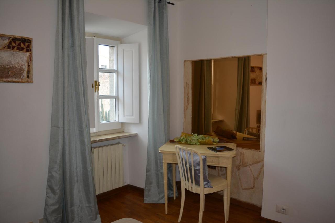 Olaspri Oschiri Bagian luar foto