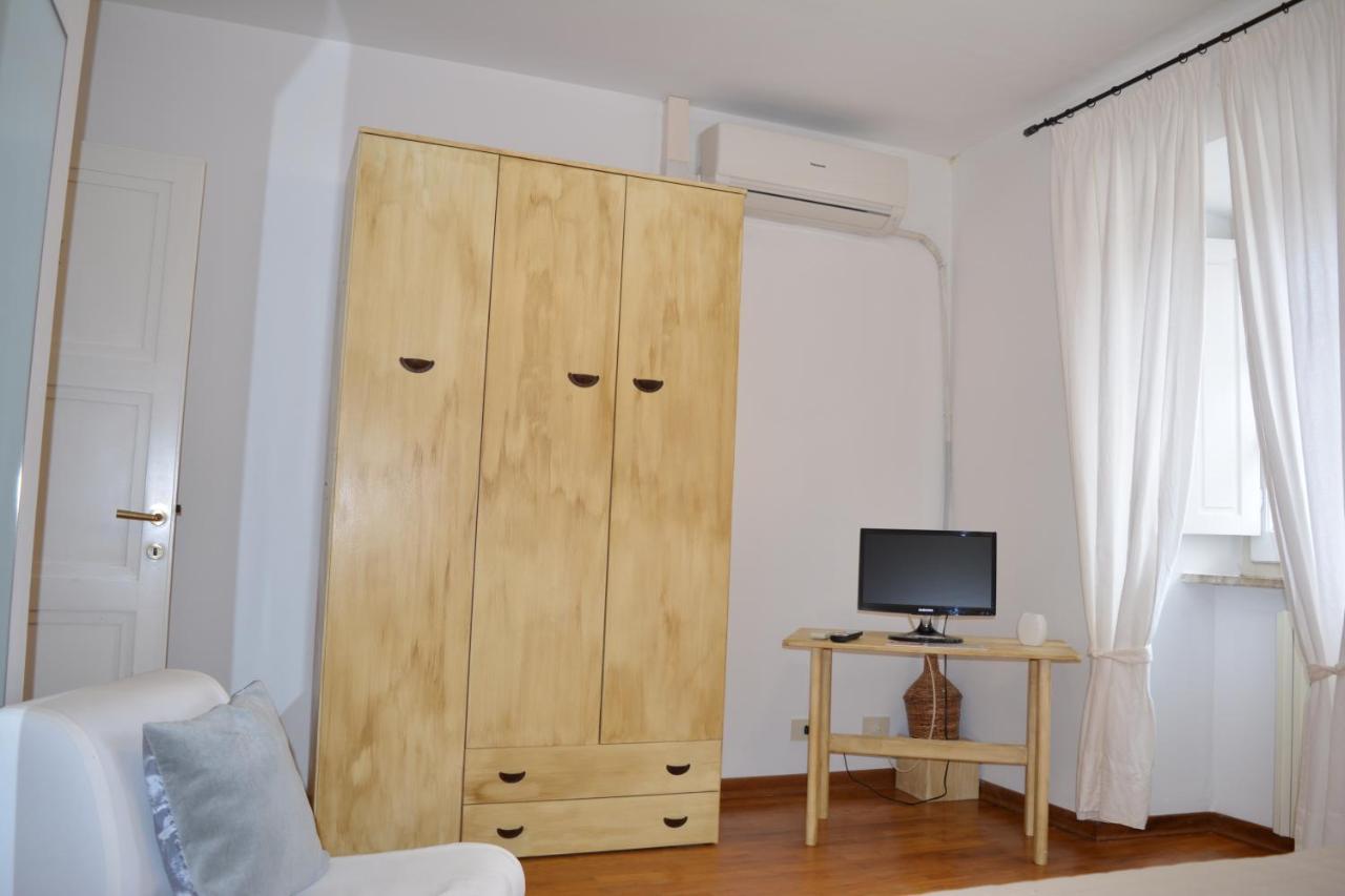 Olaspri Oschiri Bagian luar foto